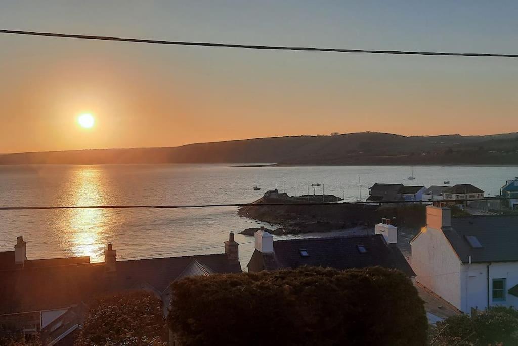 Arvonia Sleeps 7, Sea Views, Dog Friendly Villa นิวคีย์ ภายนอก รูปภาพ